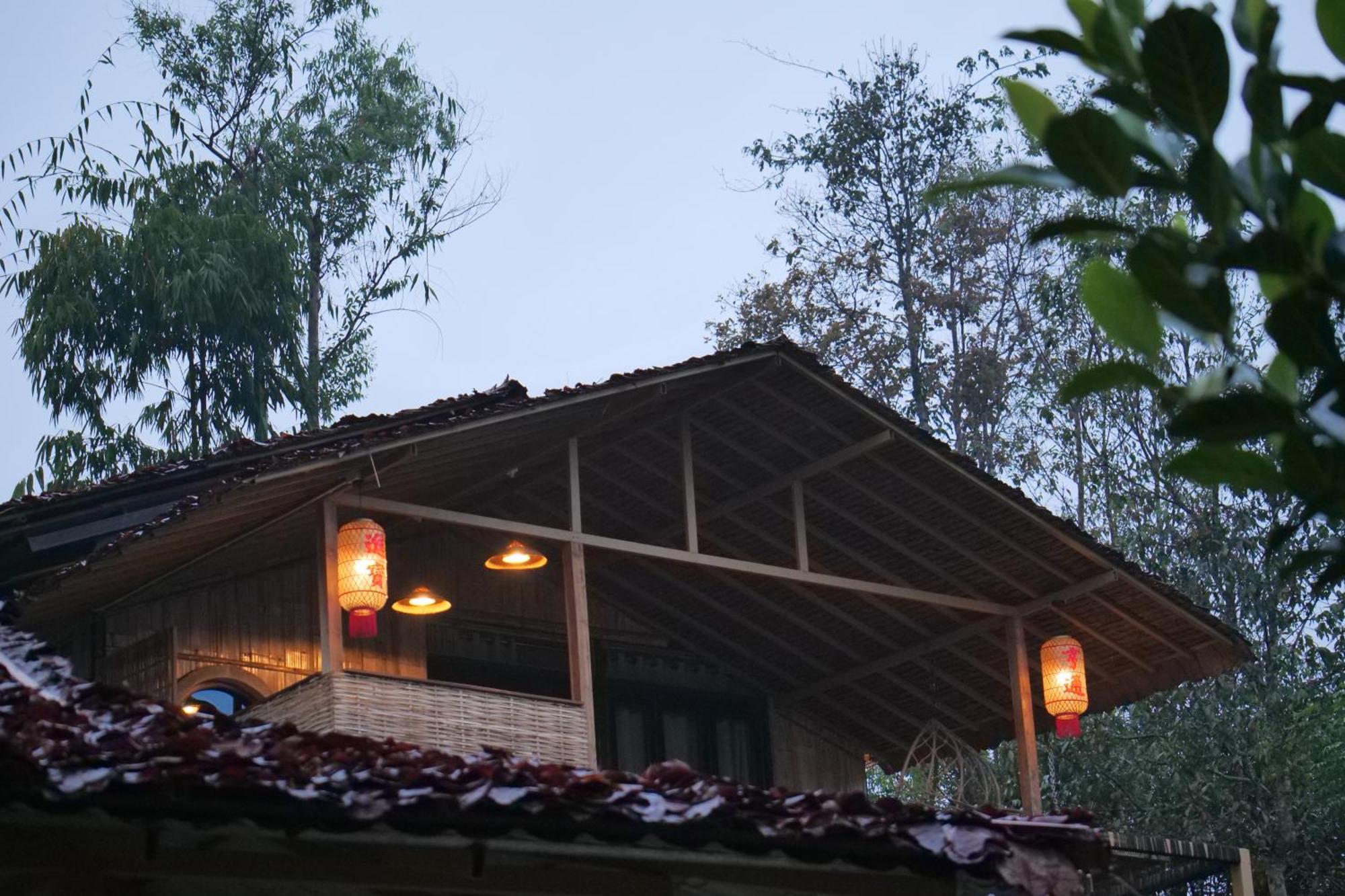 Hedreung Banrakthai Homestay And Camping Ban Rak Thai Esterno foto