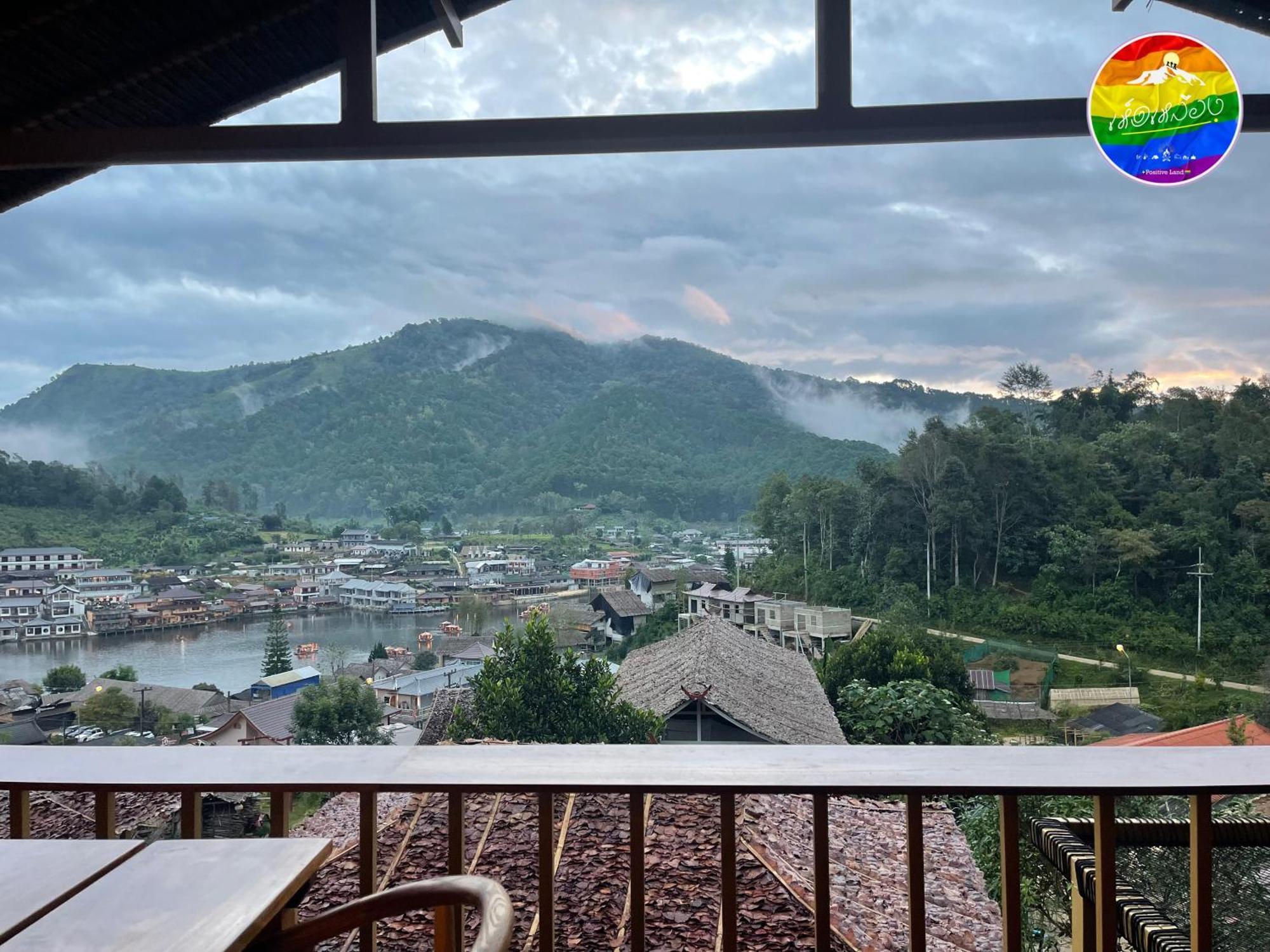 Hedreung Banrakthai Homestay And Camping Ban Rak Thai Esterno foto