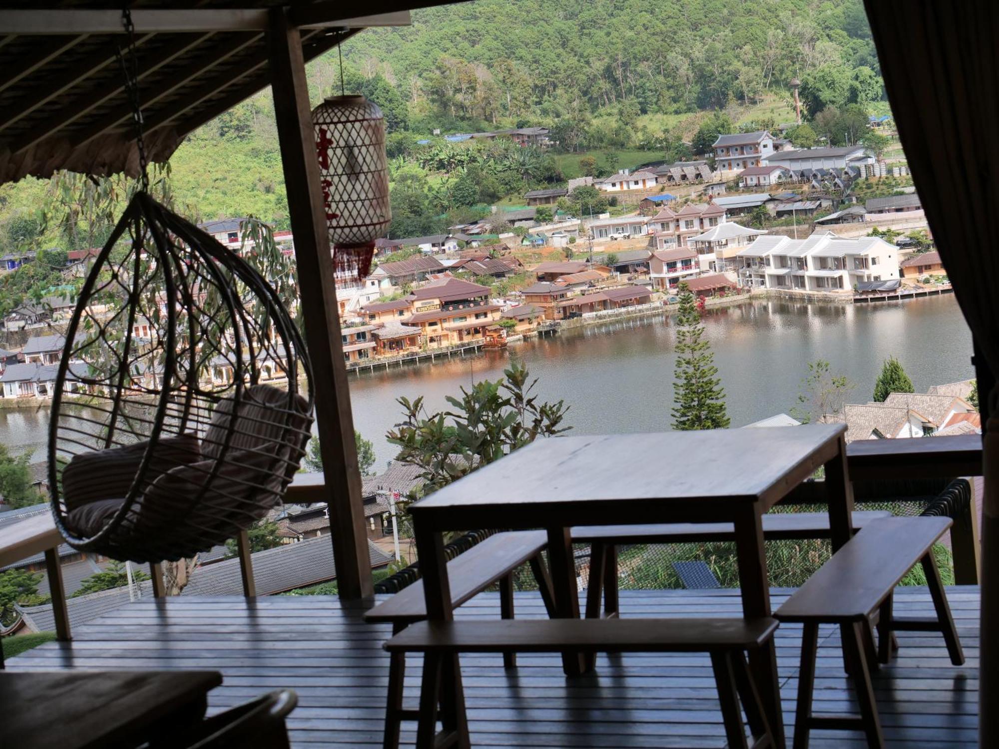 Hedreung Banrakthai Homestay And Camping Ban Rak Thai Esterno foto